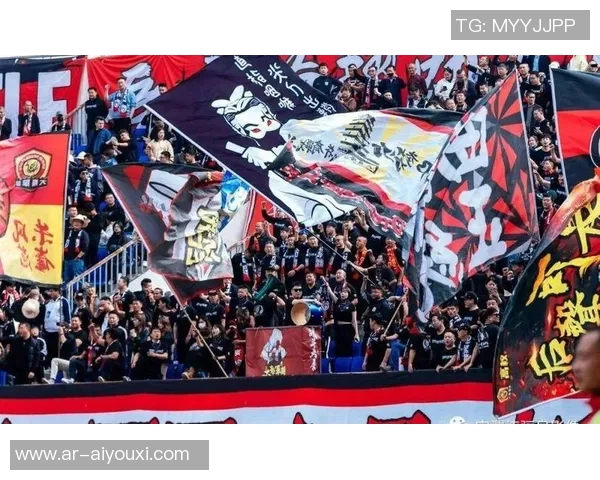 激情四溢的球迷助威足球场球星为荣耀而战全场沸腾的热血时刻 激情四溢的球迷助威足球场球星为荣耀而战全场沸腾的热血时刻