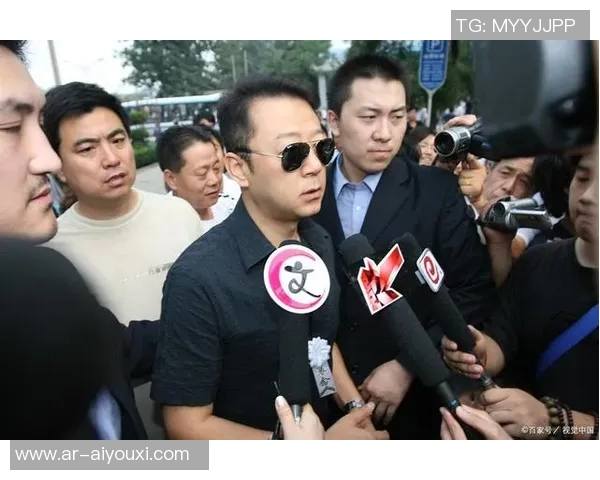 足球巨星深陷家庭暴力风波婚姻生活背后真相引发公众热议 足球巨星深陷家庭暴力风波婚姻生活背后真相引发公众热议